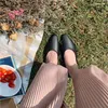 Moda Pontagem Dedo-Tee Mulas Mulheres Chinelos De Verão Candy Color Flats Slip-On Holiday Senhoras Sandálias Slides Pu Mulheres Sapatos