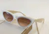 4S019 Nouvelles lunettes de soleil pour femmes Cat Eye Populaire Charmante mode extérieur Lunettes de soleil Top Quality Protection UV Lunettes de soleil Come avec 4056675
