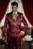 Nouvelle mode brillant bordeaux broderie marié Tuxedos col montant hommes costumes 3 pièces mariage bal Blazer (veste + pantalon + gilet) W496