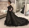 2021 Vintage Black Summer Suknie ślubne linii Formalne suknie ślubne V Neck Lace Aplikacje Zroszony Illusion Tulle Backless Court Train Open Back