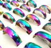 50ピースの光沢のある虹色6mmの快適な快適なフィット品質男性女性のステンレス鋼の結婚指輪卸売トレンディなジュエリーバルクロットの真新しい