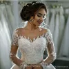 2019 Romantiska Långärmade Bröllopsklänning Bollklänning Sheer Beaded Applique Luxury Women Bridal Party Gown Plus Size Vestido de Noiva Longo