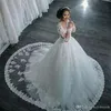 Abiti da sposa eleganti bianchi a maniche lunghe con maniche lunghe Abiti da sposa taglie forti Arabia Saudita Applique in pizzo Abiti da sposa di lusso vintage Abiti in pizzo con strascico lungo