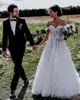 Elegante fora do ombro, uma linha vestidos com apliques florais 3D Sweep tulle Tulle personalizado Made Country Wedding Vestido