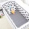 Sängkläder uppsättningar 105 * 60cm 5pcs / set Animerad Crib Bed Bed Bumper Forns 100% Bomull Bekväm Barnskydd Baby Tvättbar