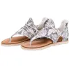Floopi sandaler för kvinnor söt öppen tå bred elastisk design sommar comfy faux läder ankelband w / plat enda minne skum 19