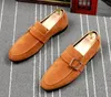 Venda quente-Nova Chegada designer de luxo Homens camurça fivela Casuais Slip-On Sapatos Flats Masculino Homecoming Vestido De Casamento Prom Sapatos de Condução Loafers