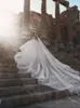 Luxrieuwe Kristallen Baljurk Trouwjurk Dubai Midden-Oosten Trouwjurk 3D Geappliceerd Kapel Trein Robe de Mariée Plus Size