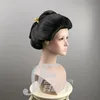 Japanische Geisha-Blumengruppe, großer Kopf, Kopfkostüm, teure schwarze weibliche Modelle zeigen COS-Perücke ~ wurde geformt