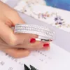 Luxo padrão oco pulseira canal configuração 5a cz branco banhado a ouro pulseira de noivado para presente de casamento feminino accessaries254z