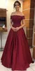 Spitze Perlen Burgunder Prom Brautjungfer Kleider Abendkleidung mit kurzen Ärmeln 2020 A-Linie von der Schultergeräte süße 16 Kleid-Feier