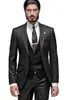Brand New Charcoal Groom Tuxedos Peak Revers Groomsmen Hommes Robe De Mariée Populaire Homme Veste Blazer 3 Pièces Costume (Veste + Pantalon + Gilet + Cravate) 893