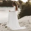 Sexy elegante weiße Strandhochzeitskleider A-Linie Chiffon Spitzenoberteil V-Ausschnitt mit langen Ärmeln rückenfreies drapiertes Brautkleid Illusion Vestidos