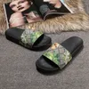 Beste Heren Dames Zomer Sandalen Strand Slide Casual Slippers Dames Comfort Schoenen Print Leer Bloemen Bee 36-46 Met Doos