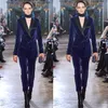 Elie Saab Matka panny młodej Garnitury Blue Velvet Celebrity Suknie wieczorowe Formalne strój na wesela Tuxedos Blazer (kurtka + spodnie)