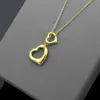 Partihandel-Ny lyx Fashion Märke Hollow Out T Brev Stora Små Persika Hjärta Kvinnor Charm Contented Double Peach Heart Necklace Smycken