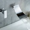 Смеситель для ванны Хром / Черная латунь Настенное крепление Водопад Смеситель для ванной комнаты Большой квадратный излив Однорычажный смеситель для раковины Смеситель для воды