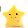 LED Flash Light Hold Pillow Fem Star Dock Plush Djur Fyllda Leksaker 40cm Belysning Present Barn Julklapp Fylld Plush Toy