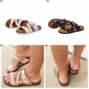 Korki Sandały Sandles Kobiet Klapki Plaża Sandalia Unisex Podwójna Klamra Summer Fajne Kapcie Moda Antiskid Casual Krycia Buty C7428