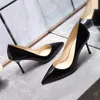 Heißer Verkauf-Neue Modedesigner-Leder-Lackleder-Stiletto-Schuhe 8,5 cm Strass 5-Farben-Damenkleidschuhe