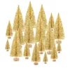 Alberi di Natale artificiali in sisal satinato per spazzole per bottiglie con base in legno, mini albero di pino artigianale fai-da-te per la decorazione del tavolo di casa di Natale