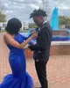 Nowe Sexy Black Girls Royal Blue Prom Dresses Syrenka Jedno ramię Długie Rękawy Koronkowe Aplikacje Koraliki Długość podłogi Formalne Wieczorowe Suknie Party