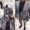 Bonito Um Botão Gray Groom Tuxedos Peak Lapel Groomsmen Mens Casamento / Prom / Jantar Melhor homem Blazer (jaqueta + calça + colete + gravata) K100