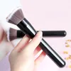 Pennello per fondotinta carino a forma di artiglio di gatto Fibra artificiale per capelli Manico in betulla Pennelli per trucco per il viso Pop Lovely Make up Beauty Tool