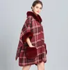 Europa Jesień Zima Płaszcz damski Cape Płaszcz Faux Fur Collar Topy Lady's Cardigan Plaid Poncho Outwear Płaszcz C3907