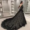 2021 Vintage Black Summer Suknie ślubne linii Formalne suknie ślubne V Neck Lace Aplikacje Zroszony Illusion Tulle Backless Court Train Open Back