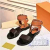 Venta caliente-Sandalias romanas de verano Sandalen Tacones Cuero genuino Playa Punta abierta Hueco Tamaño 35-40 con caja A84