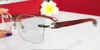 Luxe-groothandel nieuwe modeontwerper optische frameloze bril 8101030 retro transparante lens houtpoten eenvoudige zakelijke stijl topkwaliteit