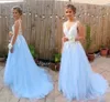 Nova Luz Céu Azul Da Dama de Honra Vestidos V Pescoço Sweep Trem Apliques de Jardim País de Praia Do Casamento Convidados Vestidos de Dama de Honra Vestido Barato