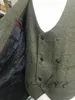 冬のハンサムな新しいオリーブの緑3個のツイードメンズの結婚式のスーツのスリムフィットノッチラペル新郎リアルピクチャーブレザー（ジャケット+ベスト+パンツ）