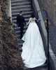 Elegante frisada Lace Backless Vestidos de noiva Bateau Neck A Linha de mangas compridas Side Dividir vestidos de noiva Trem da varredura Tafetá robe de mariée
