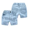 Barn jeans shorts baby pojkar hål kort byxor ljusblå denim shorts casual barn strandbyxor sommar barn kläder gratis frakt dhw3317