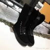 Hot Sale-Er Botki Ciepłe Futro Buty Najwyższej Jakości Skórzane Ciepłe Buty śniegowe Designer Buty Moda Casual Suede Real Fur Slajdy W1