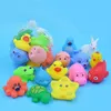 Zwierzęta mieszane pływanie zabawki wodne kolorowe miękkie pływające gumowe kaczka squeeze Sumpey Squeaky bathing zabawki do kąpieli dla dzieci