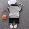 Baby Summer Passar Boys Preppy Style Two-Piece Sets Barn Casual Outdoorwear Kids Solid FärgT-tröja + Shorts 2020 Ny stil Barnduk