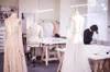 Najnowsze eleganckie białe koronkowe suknie ślubne Suknia kulkowa Klejnot Aplikacje z krótkim rękawem z odpinanym pociągu Suknie ślubne Maternity Plus Size