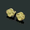 Fashion Lady Brass Motivos únicos gravados Grans Golden Four Flowers Engagement 18K Brincos de ouro banhados a ouro 2 Cor 5200455