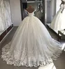 Elegante baljurk Trouwjurken van de Schouder Kant Applicaties Beaded Cathedral Train Bridal Toga met veter