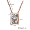 Moda- Collar de acero de 18 quilates de oro rosa para mujer con diamantes Triángulo tridimensional Cadena de clavícula corta con joyería Regalo de cumpleaños