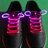 2 sztuk! Moda LED Shoelaces But Corowary Miga Zapalona Światła Glow Stick String Neon Cout Struny Luminous Corows Disco Party Supplies