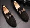 Mocasines de ante para hombre con bordado de diamantes de imitación negros hechos a mano, zapatos de fiesta de boda para hombre, zapatos de vestir elegantes Nobles dorados de lujo para hombre