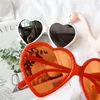 2020 Sprzedaż hurtowa nowych koreańskich okularów przeciwsłonecznych Europe i Stany Zjednoczone Mężczyźni i kobiety kochają okulary okulary w kształcie serca trend krzyż