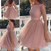 2021 Rosa Short Prom Dresses Rose Gold Pailletten Schaufel Hals Backless 3/4 Lange Ärmel Maßgeschneiderte Abend Party Kleid plus Größe