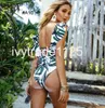 2019 Nuovi stili Costume da bagno intero bikini sexy due pezzi Bikini a triangolo Costume da bagno donna sexy Fiore Ruffles Costume da bagno caldo Reggiseno imbottito Bikini