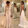 2019 Bretelles spaghetti Dos nu Robe de mariée unie avec un long manteau Perles de luxe Perles Dentelle douce Deux en un Robes de mariée