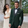 Новый красивый One Button темно-зеленый свадебный жених смокинги пика отворотом жениха мужчины костюмы выпускного блейзер (куртка + брюки + жилет + галстук) 066